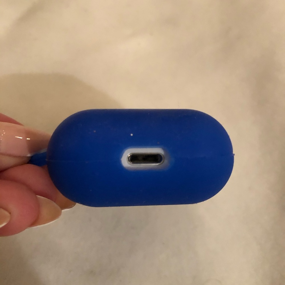 AirPod case - Picture 5 of 6